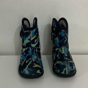 Bogs blue toddler boots